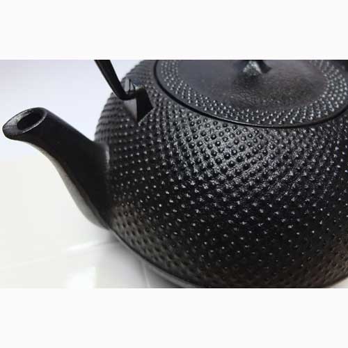 楽天市場】日本が誇る伝統工芸品南部鉄器 南部鉄瓶 なつめ形 アラレ