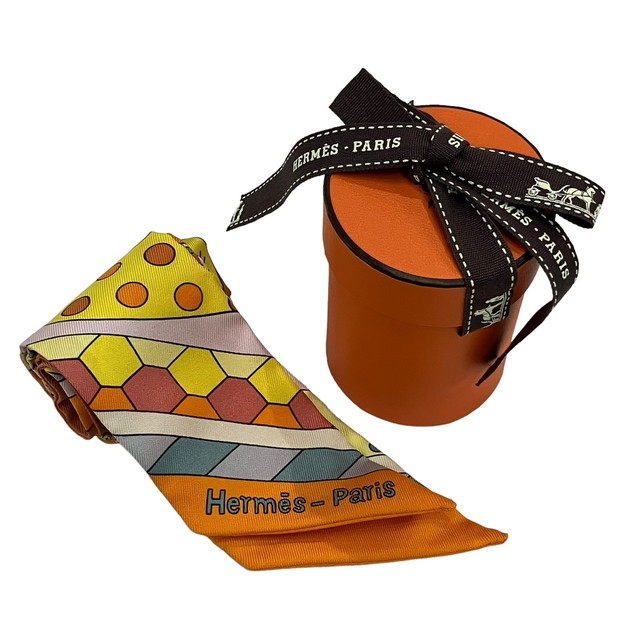 楽天市場】HERMES エルメス ツイリー Les Murmures de la Foret 森の