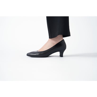 シプレ CHYPRE 4.5cm本革ポインテッドトゥプレーンパンプス （グレージュ）