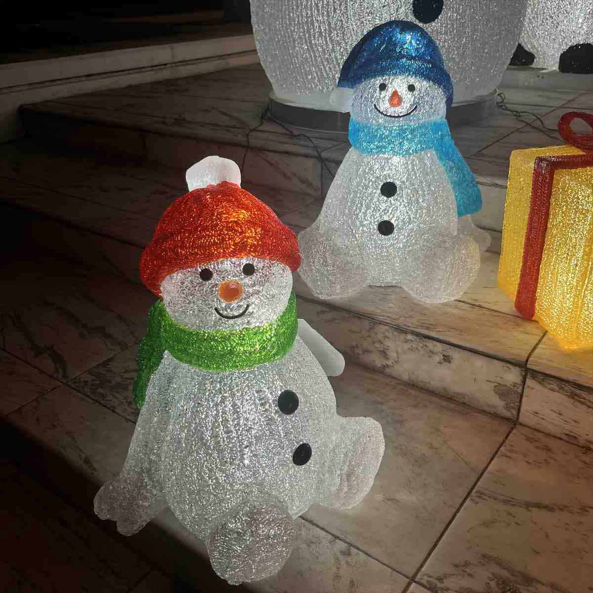 楽天市場】LEDモチーフ おすわりスノーマン ブルー 高さ40cm 1台