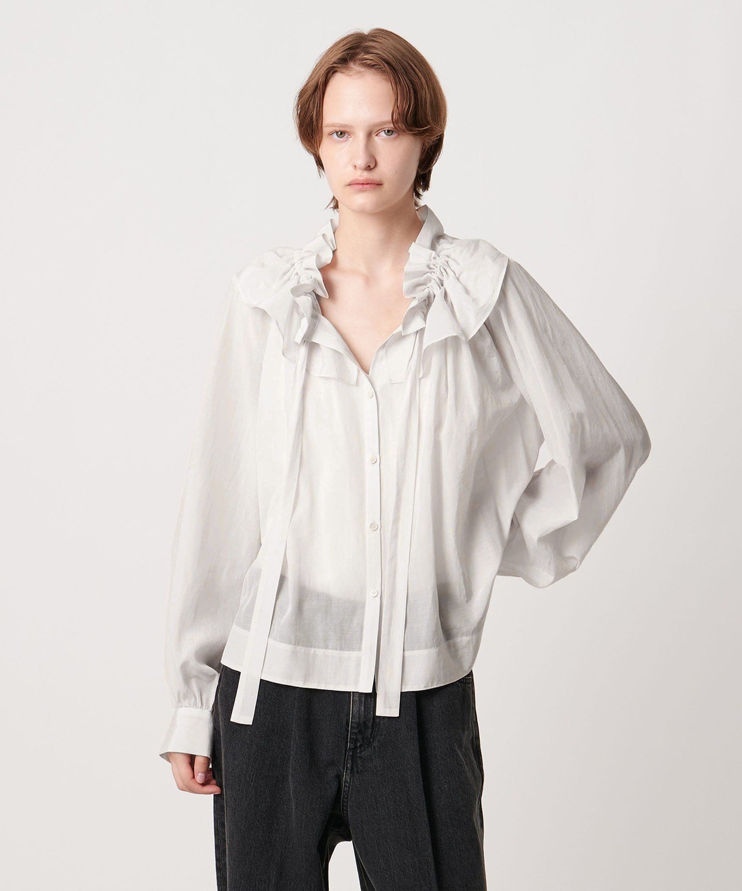 アンミヌ　アームギャザーリボンブラウス(White) UNITED ARROWS｜<AEWEN MATOPH>ギャザーリボンブラウス