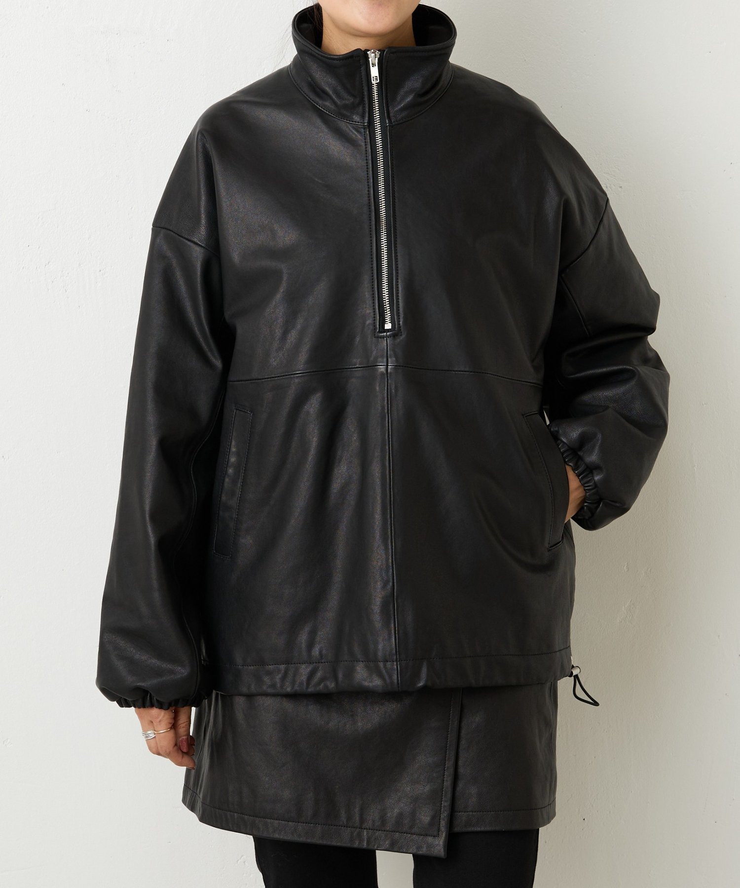 BEARDSLEY｜《15 quinze》ラムレザーハーフジッププルオーバー