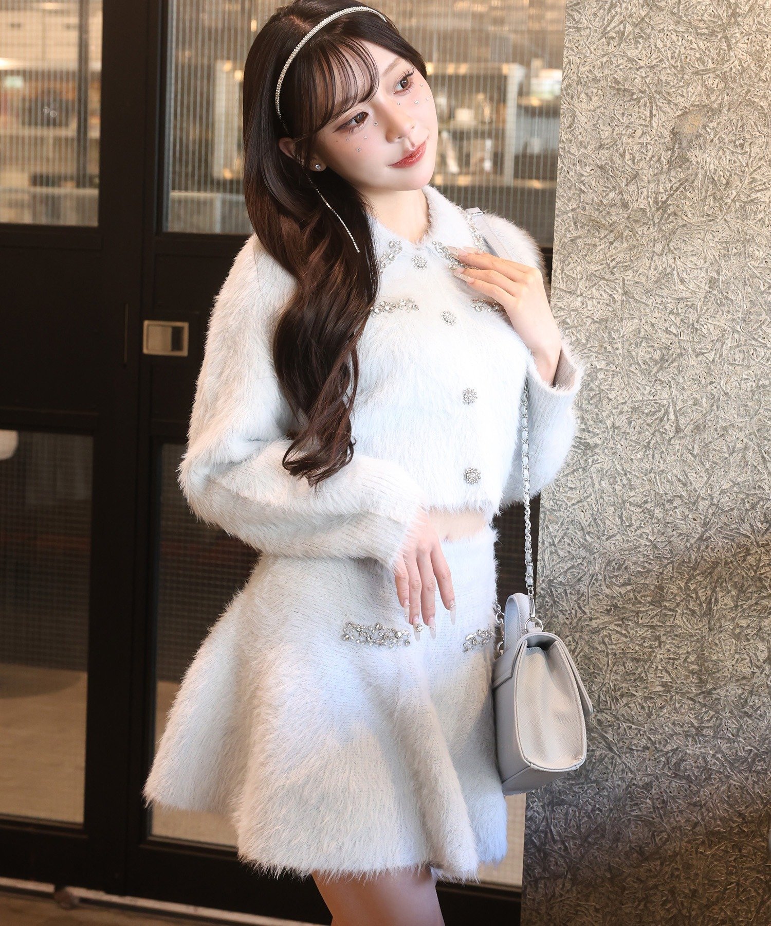 one after another NICE CLAUP｜ビジュー付フェザーニットセットアップ