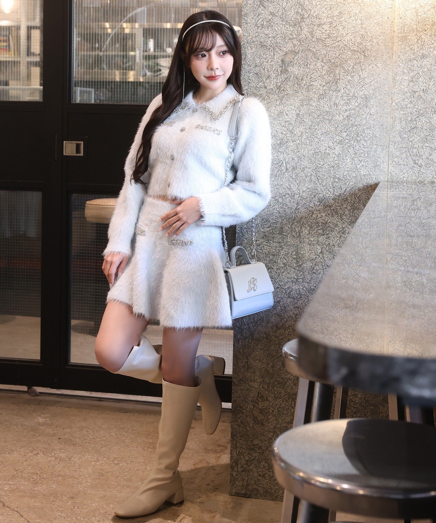 one after another NICE CLAUP｜ビジュー付フェザーニットセットアップ