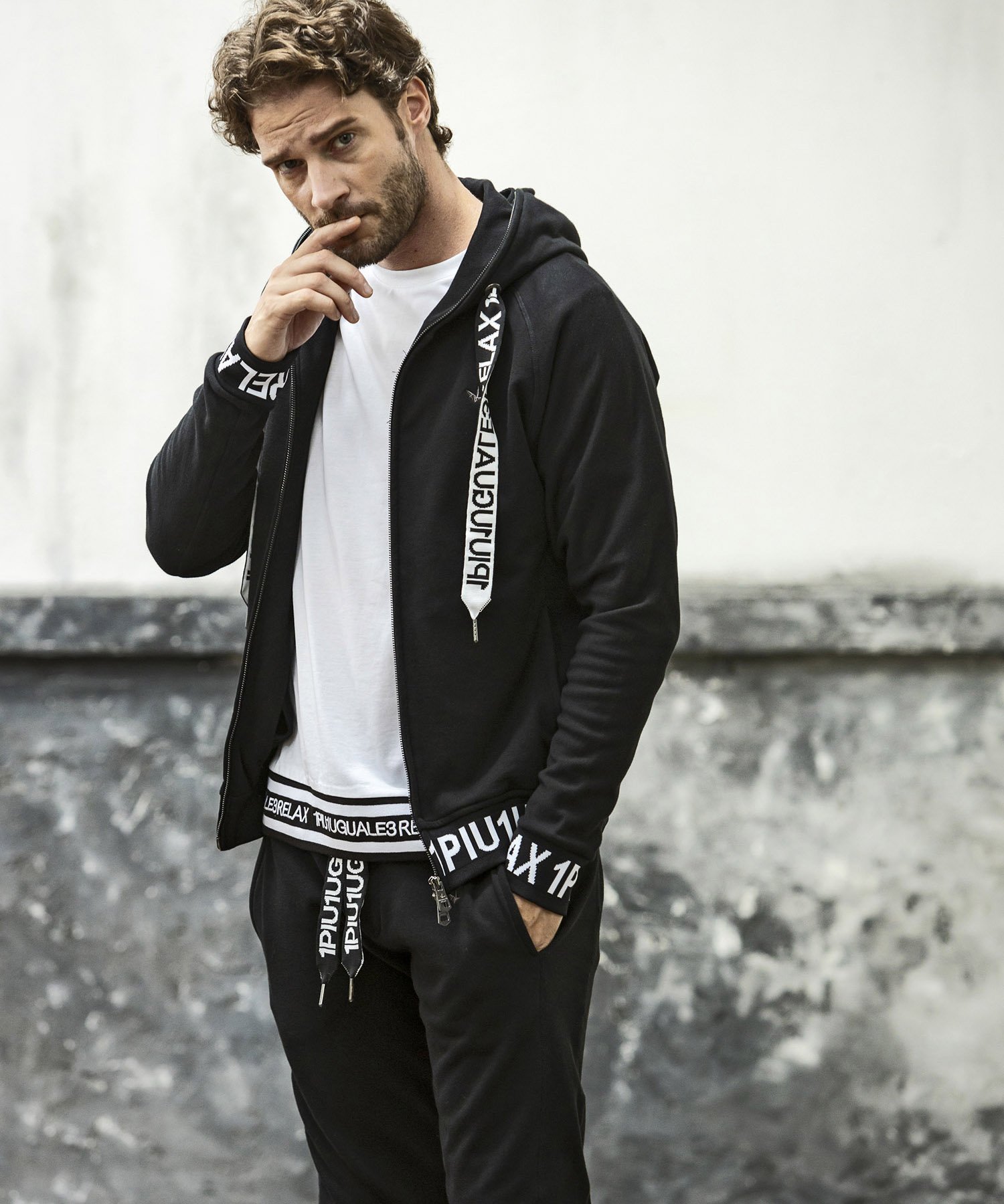 SHIFFON｜1PIU1UGUALE3 RELAX ワイドスピンドルロゴスウェットパーカー