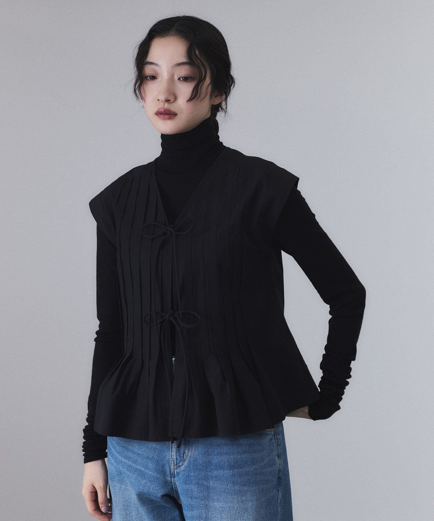 ADAM ET ROPE'｜【サステナブル】タックフレアジレブラウス | Rakuten