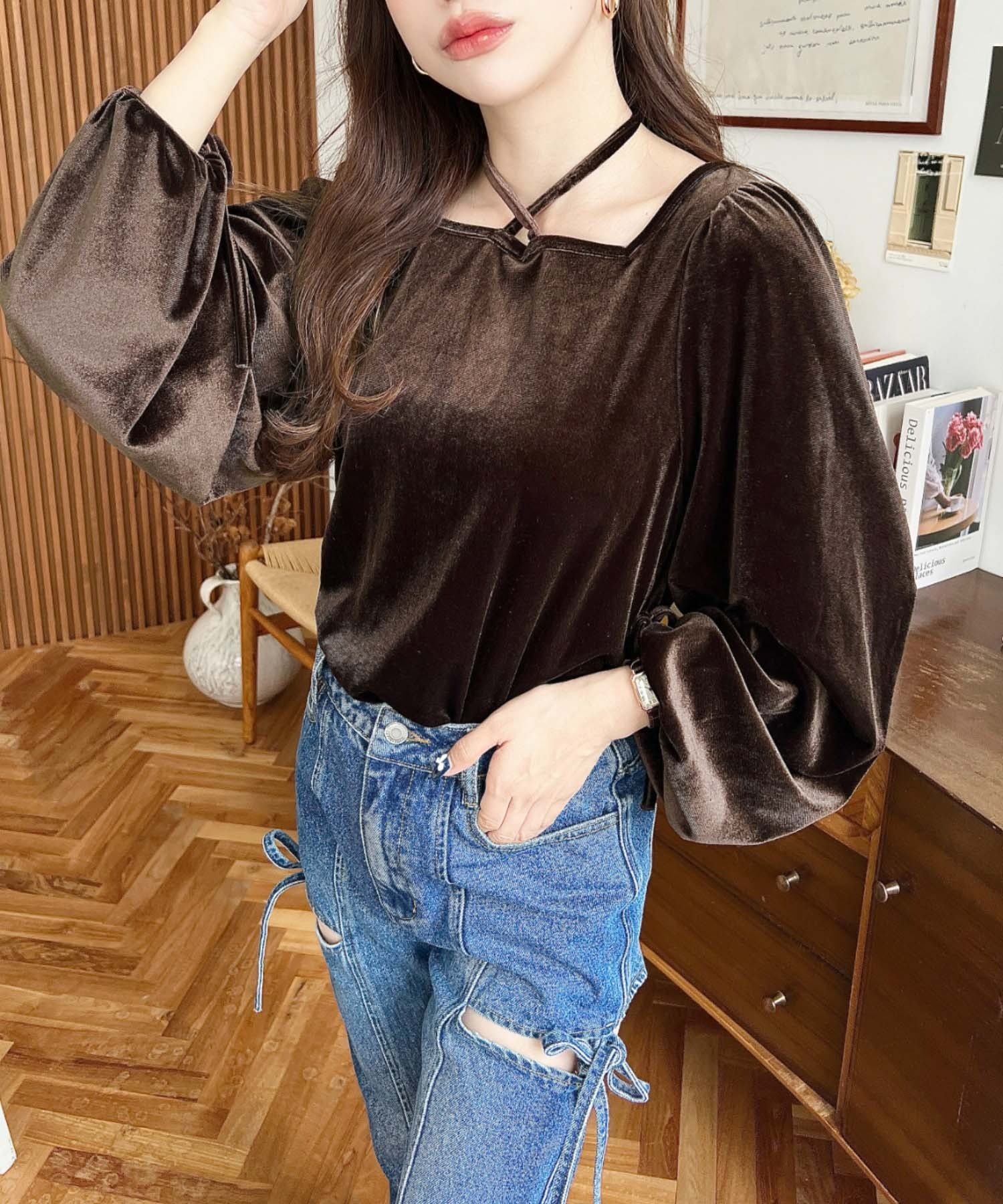 moment+｜ボリュームスリーブスクエアホルターネックシャイニーベロア