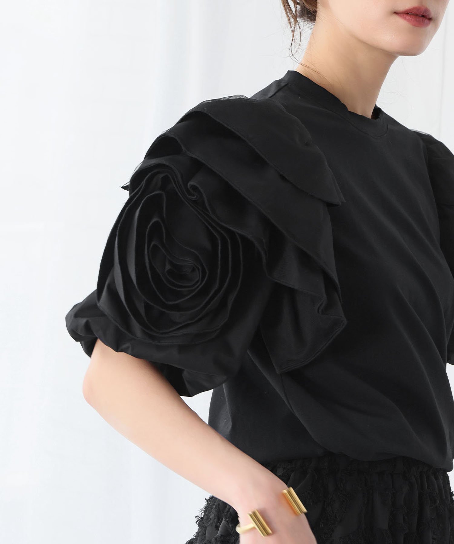 GIRL｜バルーンスリーブフリルモチーフカットソー | Rakuten Fashion