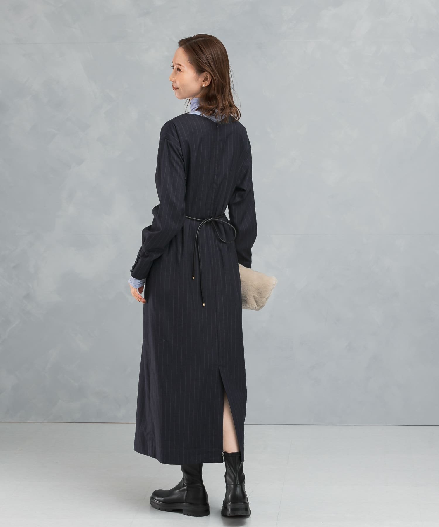 URBAN RESEARCH ROSSO｜Vネックベルト付ストレートワンピース