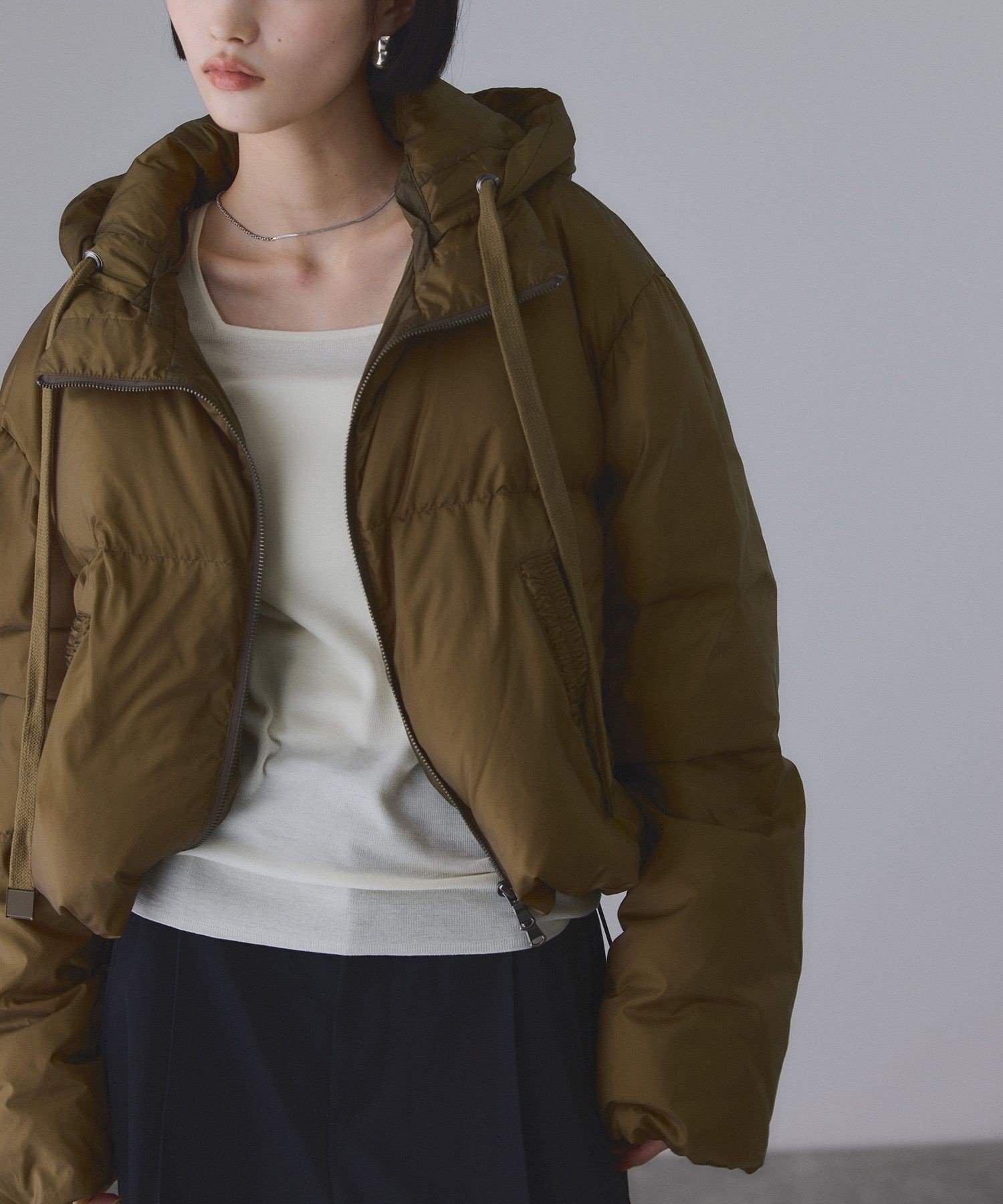 ADAM ET ROPE'｜【サステナブル】2WAYフーディショートダウン/撥水