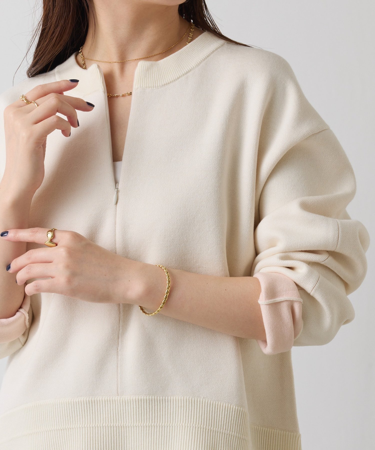 COLLAGE GALLARDAGALANTE｜スウェットライクラウンドヘムニット