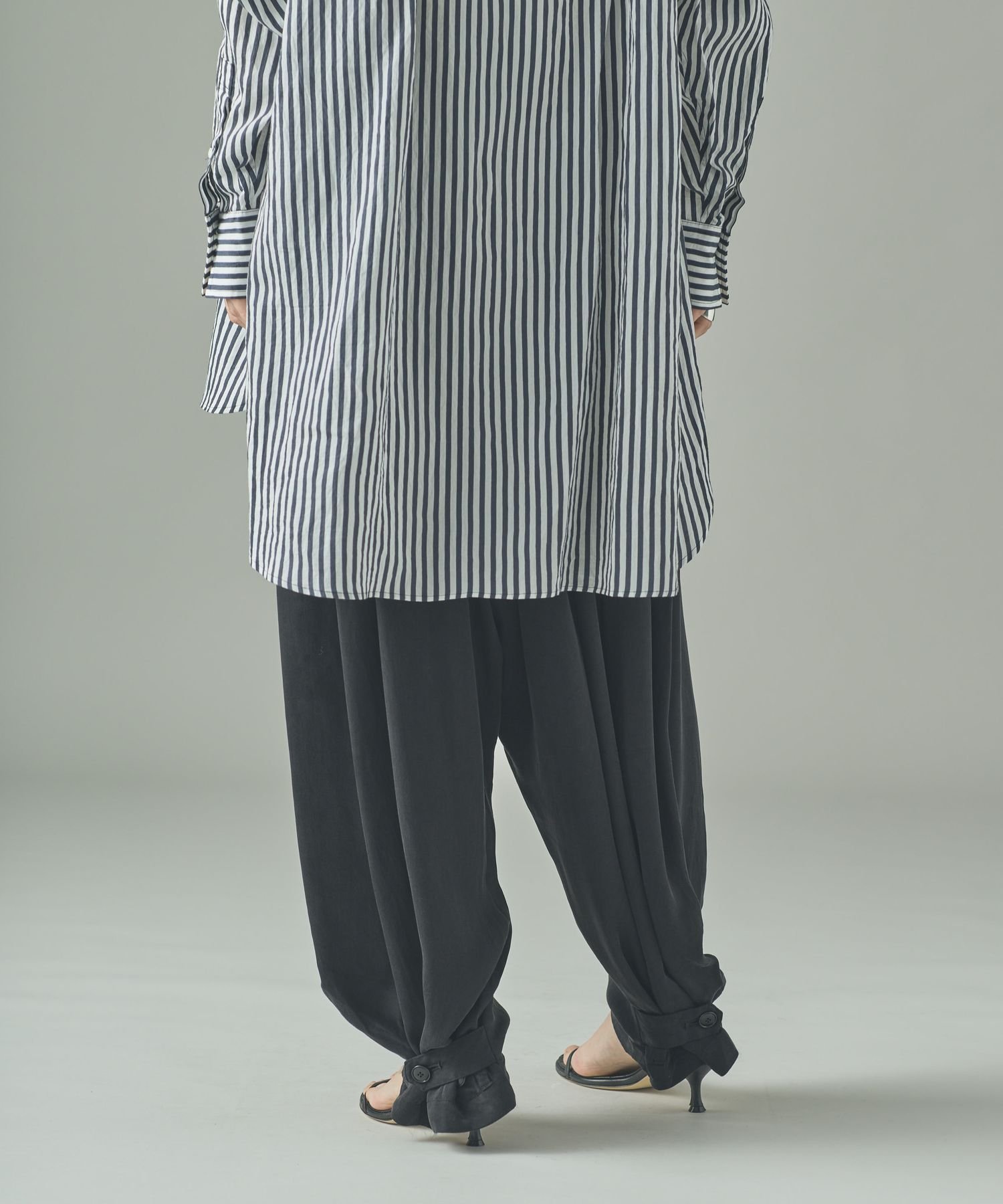 Curensology｜サテンタックパンツ | Rakuten Fashion(楽天ファッション