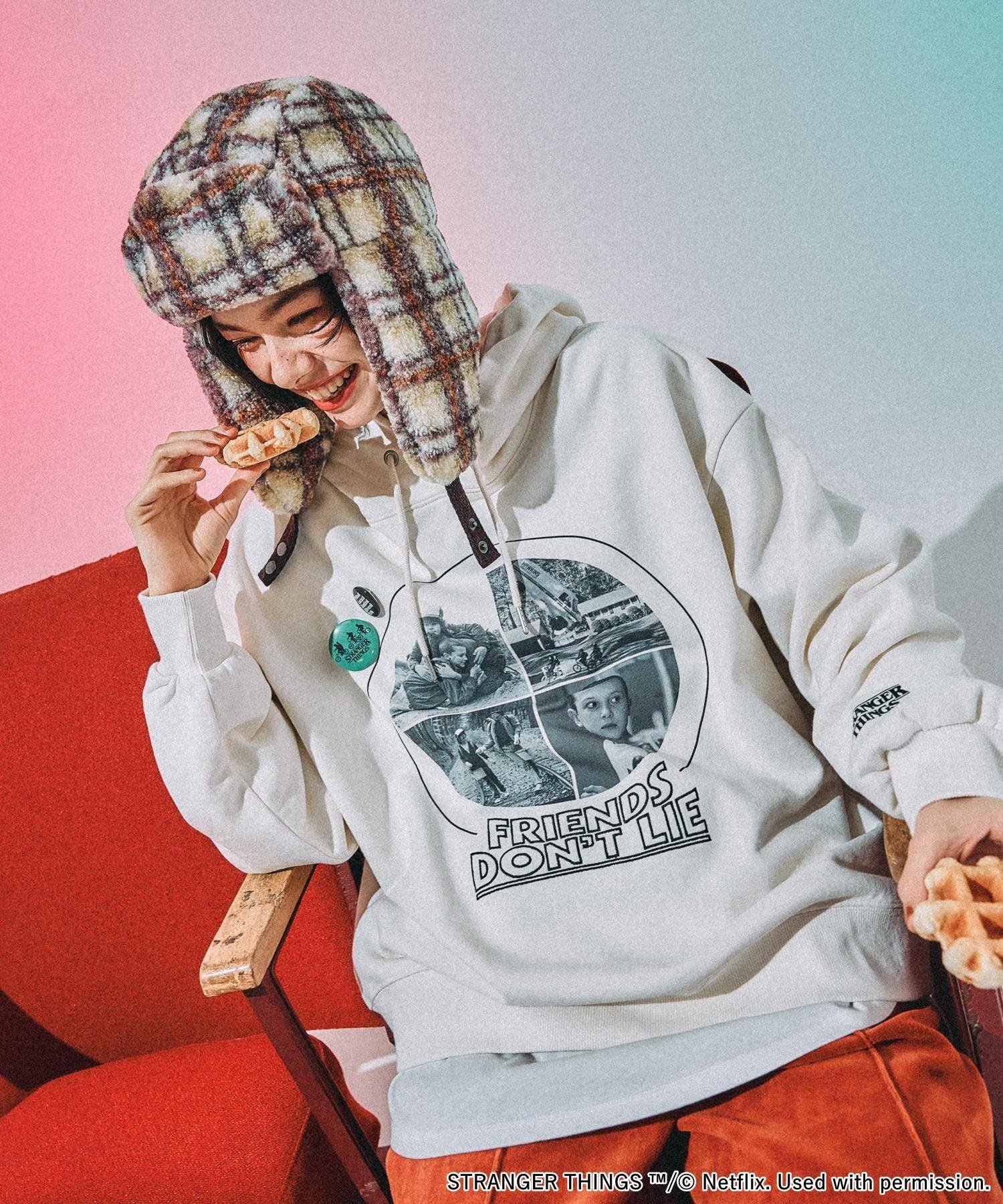 niko and ｜【STRANGER THINGS】コラボ 缶バッチ付きパーカー