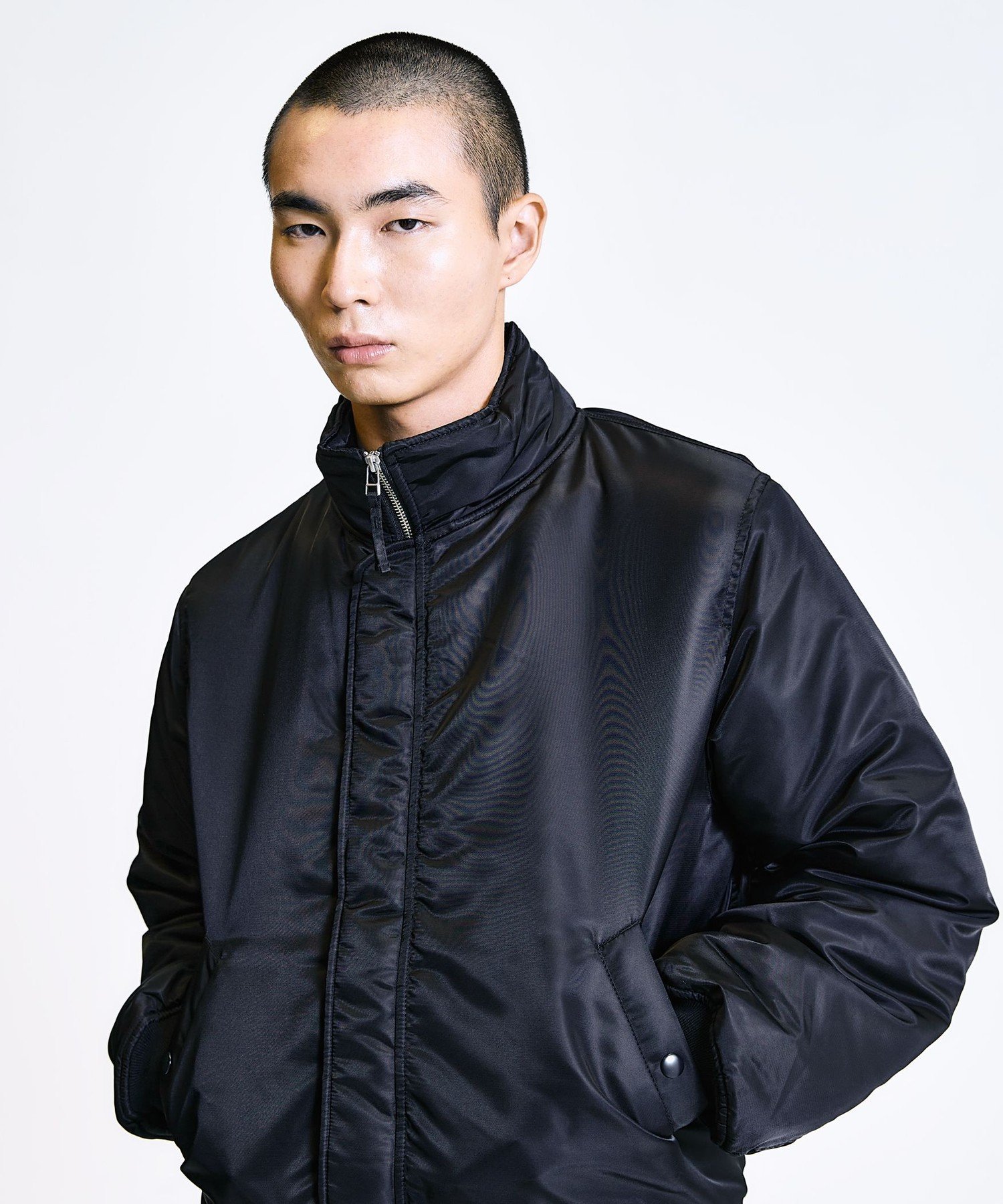 SHIPS｜City Ambient Products: スタンドカラー MA-1 ジップアップ