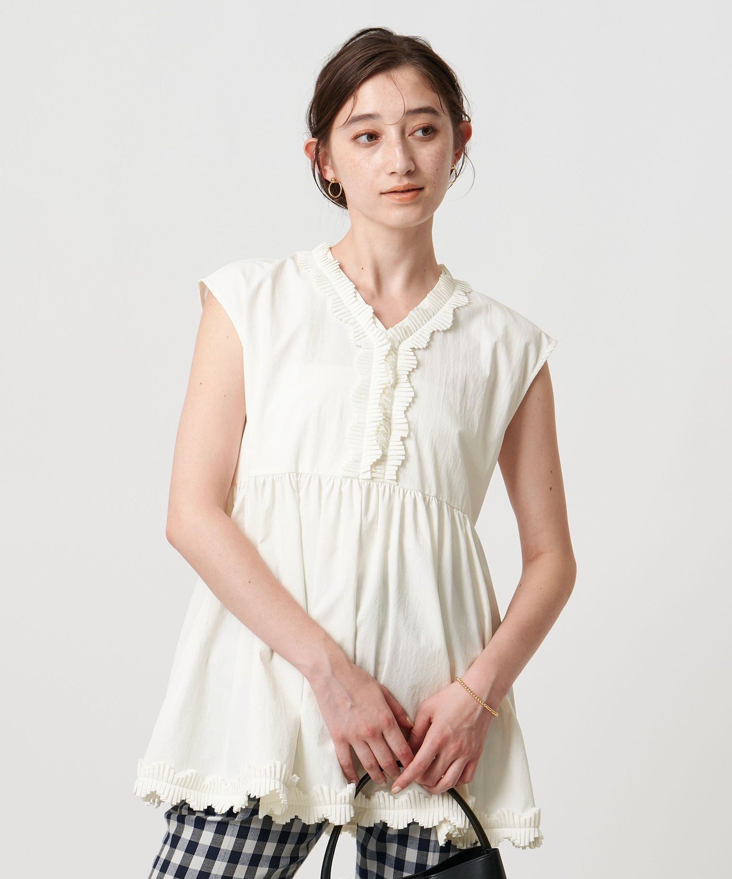 UNITED ARROWS LTD. OUTLET｜タックプリーツフリル Vネック