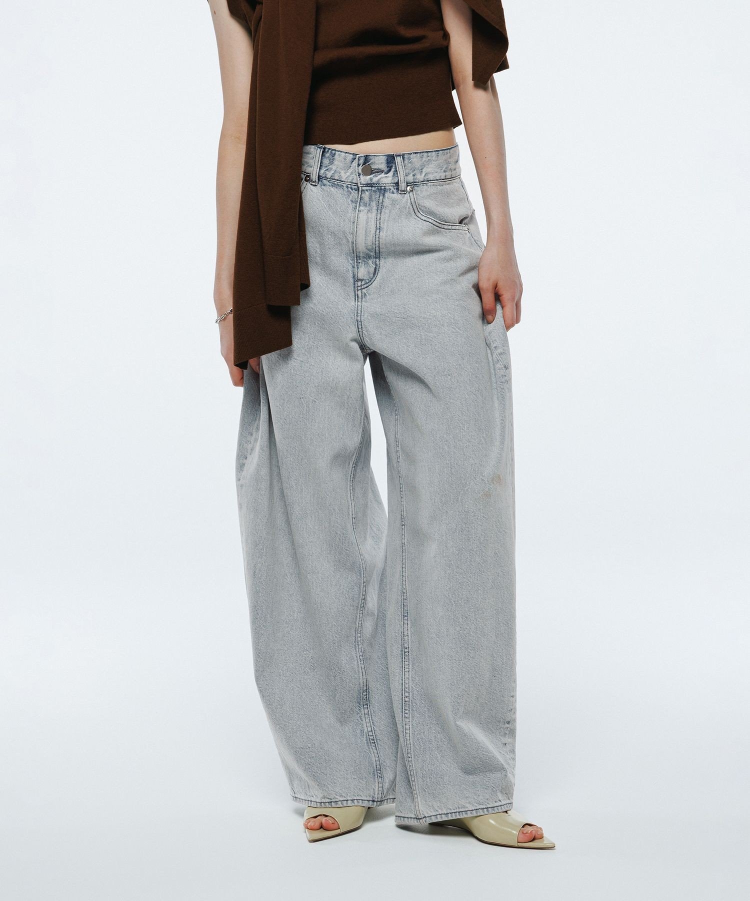 ADAM ET ROPE'｜【サステナブル】バックタックワイドデニム | Rakuten