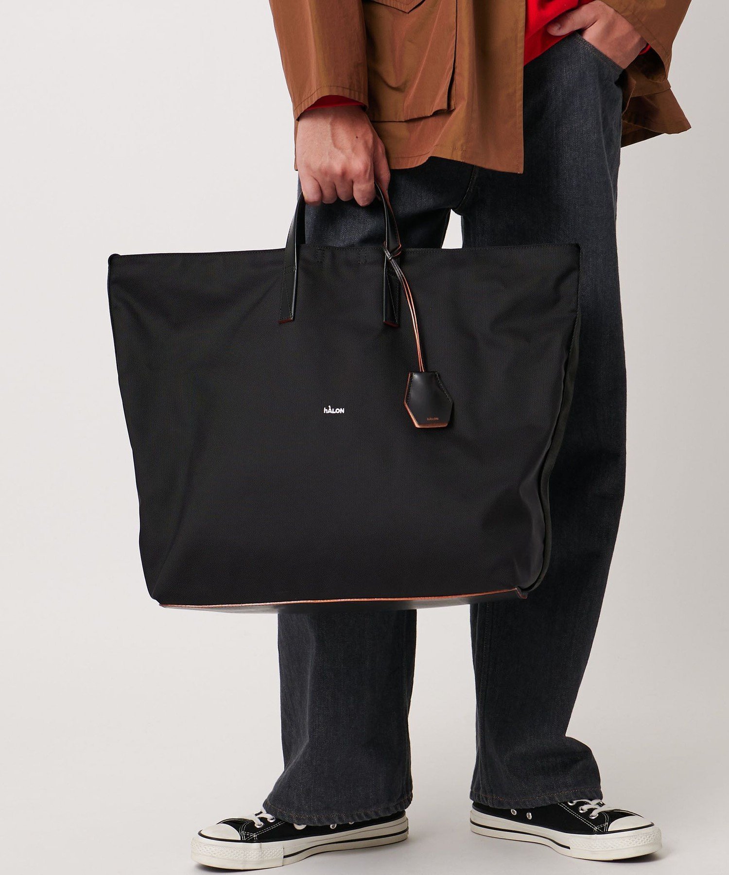 【美品】hALON パディング ビッグトートバッグ（アローズ、ナイロンバック） 美品 アーロン hALON パディング ビッグトートバッグ - メルカリ