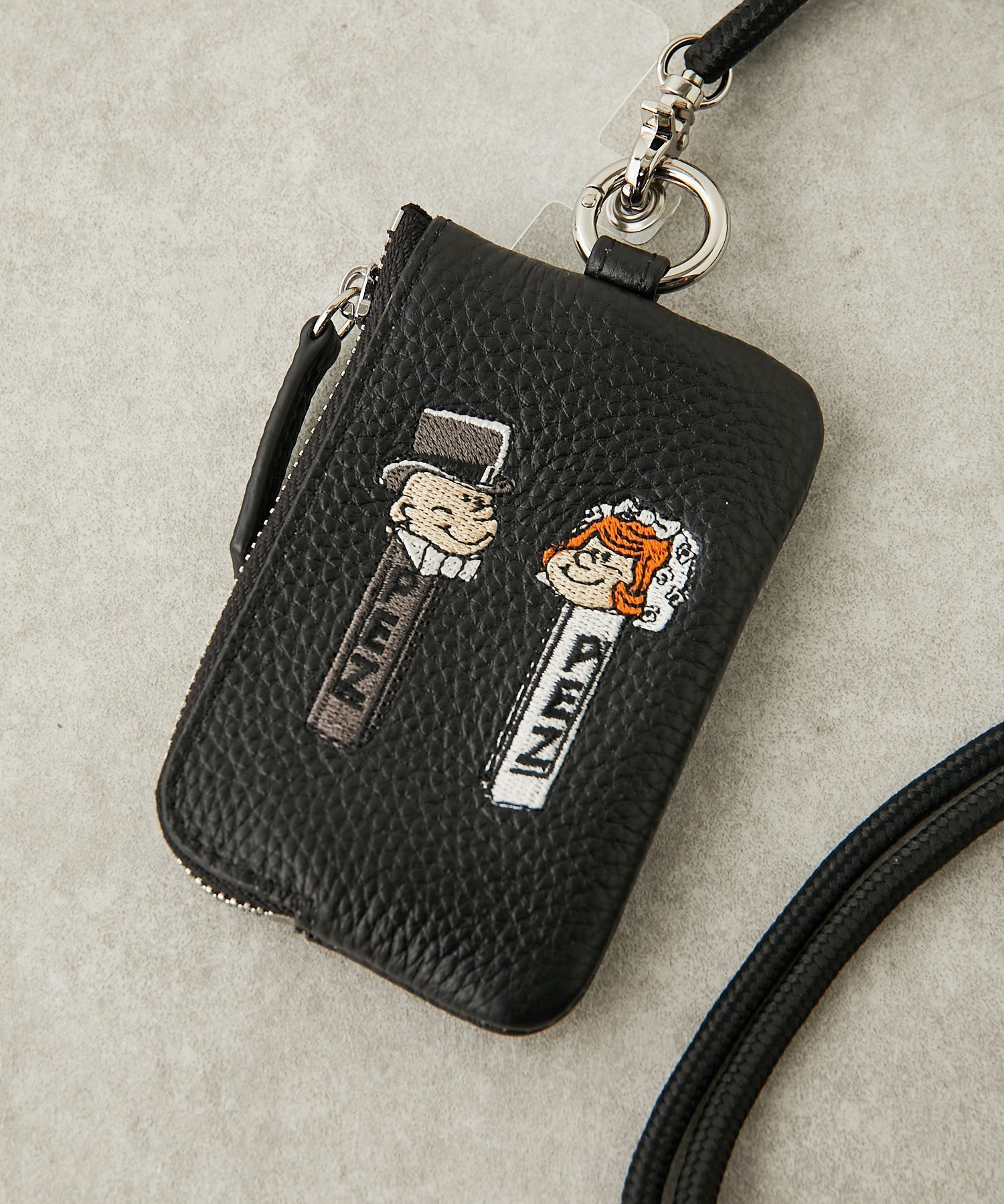 ear PAPILLONNER｜【PEZ(ペッツ) ×ear】WEB限定追加/牛革モバイル