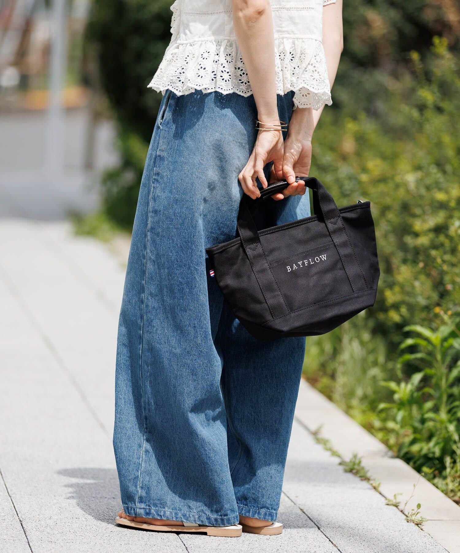 BAYFLOW｜[ファスナー付きで安心]ショルダーZIPロゴトート Sサイズ