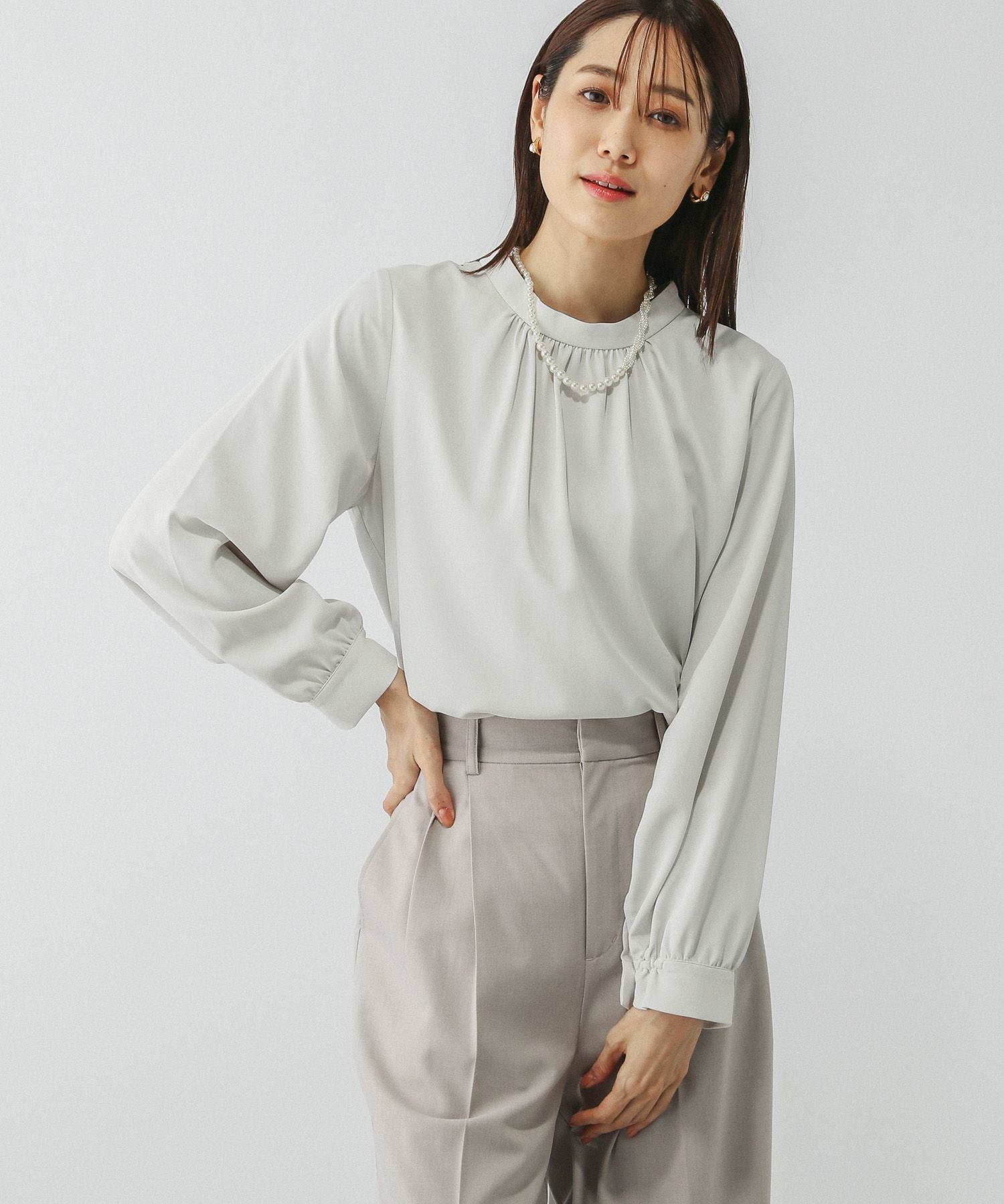 GLOBAL WORK｜お手入れラクラクスタンドギャザーブラウス/133608