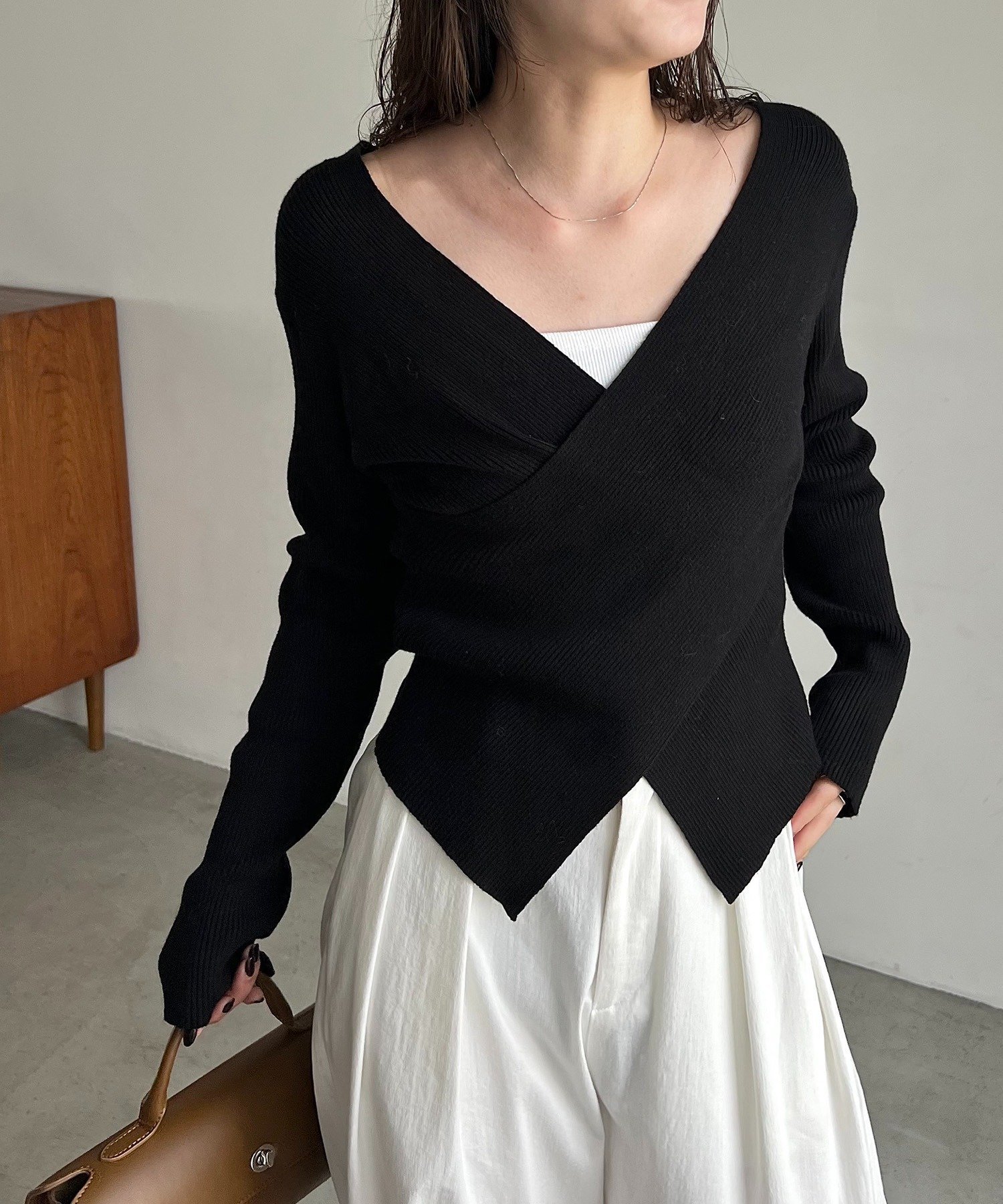 CAPRICIEUX LE'MAGE｜【新色/ライトベージュ・グレー】クロスVネック