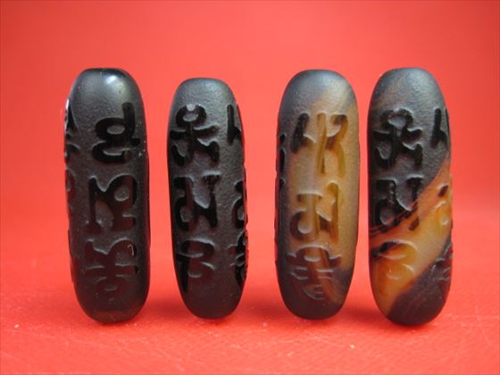 楽天市場】【チベット天珠】鳳眼天珠六字真言26-32×Φ9-10mm : 天然石の