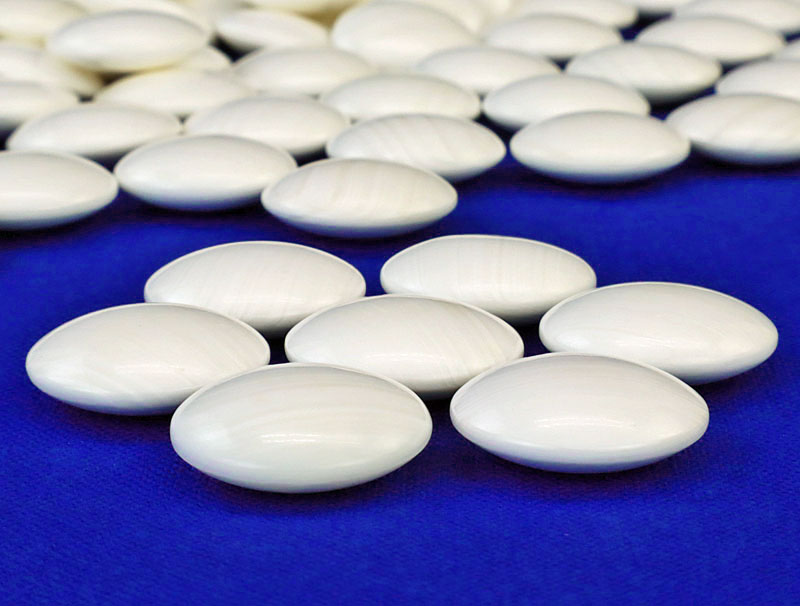 楽天市場】囲碁 高級碁石 日向特産蛤碁石 30号 雪印(厚み8.0mm) ※証明