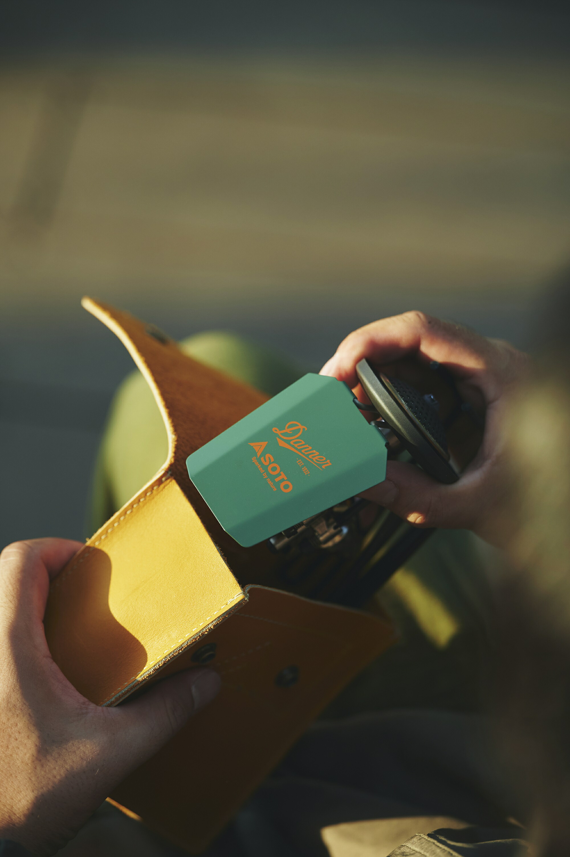 楽天市場】Danner×SOTO レギュレーターストーブレザーケースセット ST