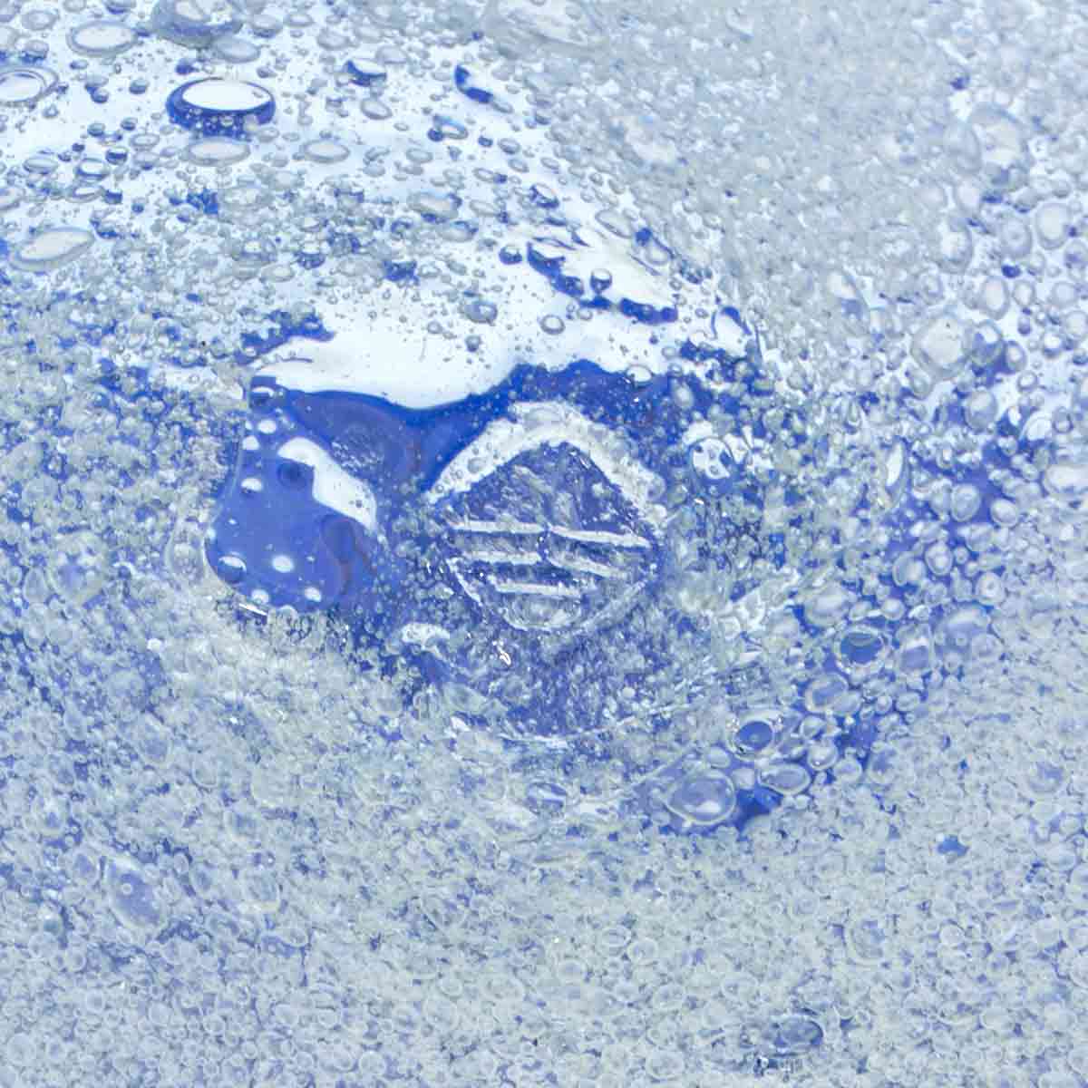 楽天市場】稲嶺盛吉(宙吹きガラス工房虹) 琉球ガラス 花入れ 白泡二色