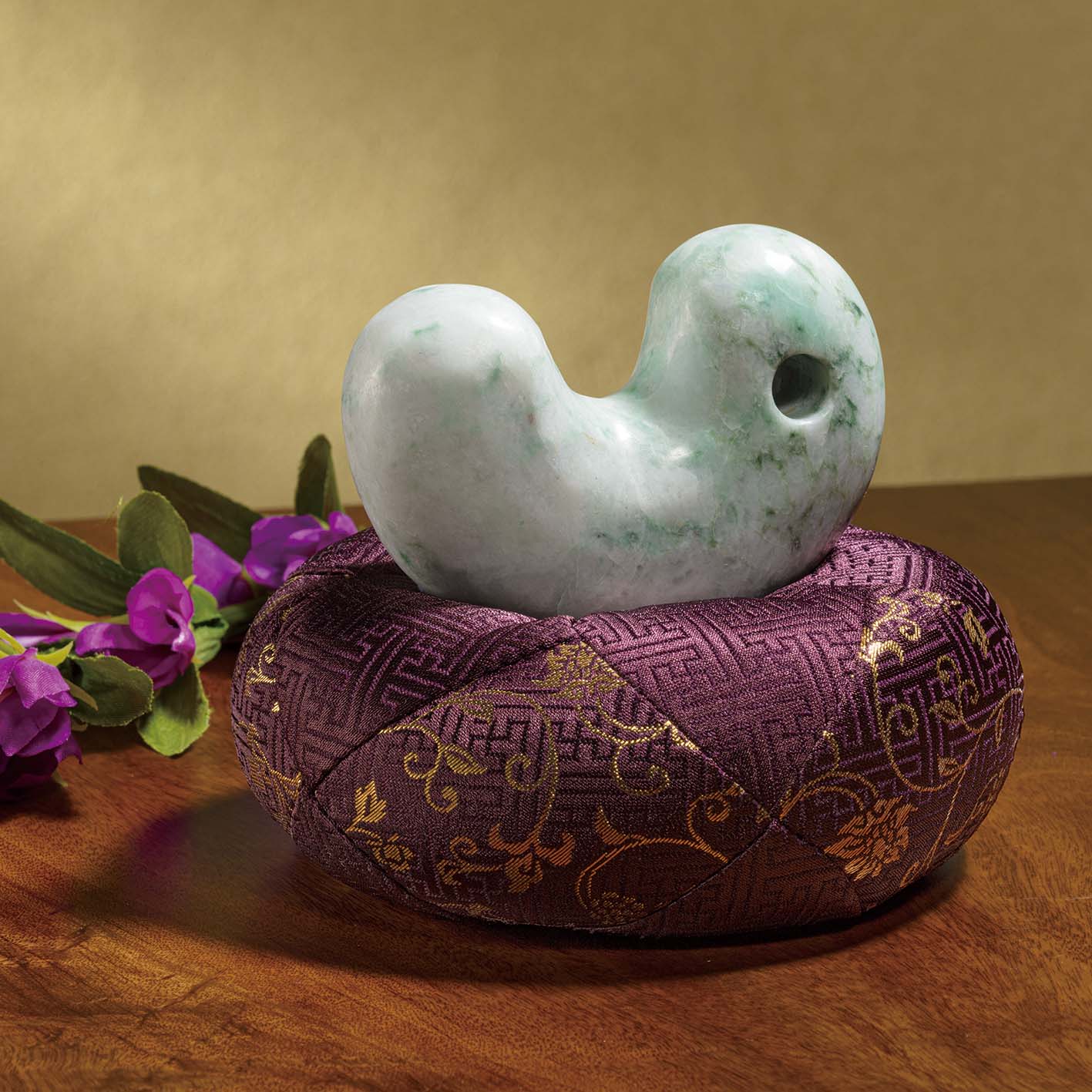 ももこ♡。古代出土糸魚川3色大翡翠勾玉 古代出土糸魚川3色大