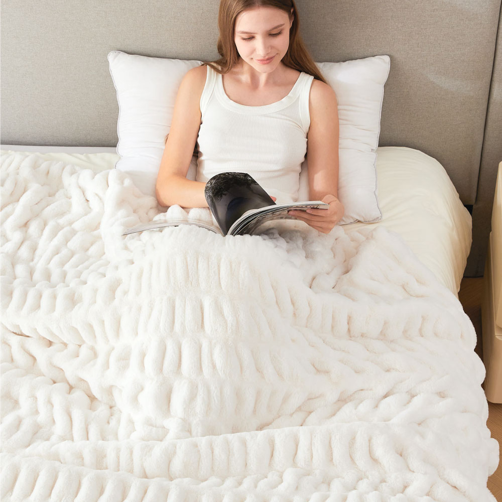 楽天市場】[SS数量限定]半額クーポン3/4 20時〜 NERUS 毛布 【正規品