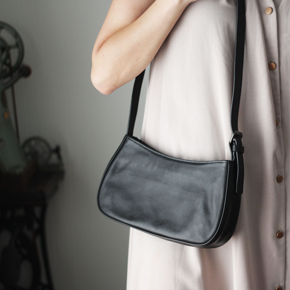 楽天市場】本革 ラウンドスクエア ショルダーバッグ フォーマル