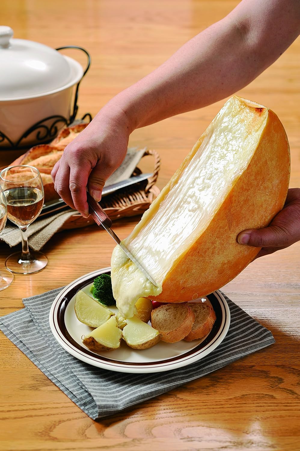 楽天市場】花畑牧場 ラクレットチーズ ハーフタイプ 冷蔵 定貫 約2.3kg