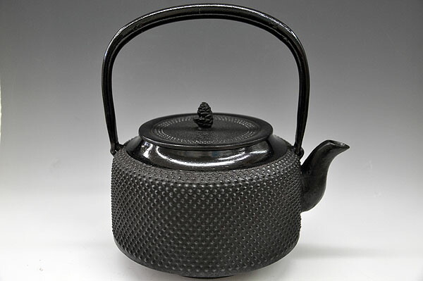 楽天市場】【送料無料】南部鉄瓶【別製 万代屋型 アラレ】2.0