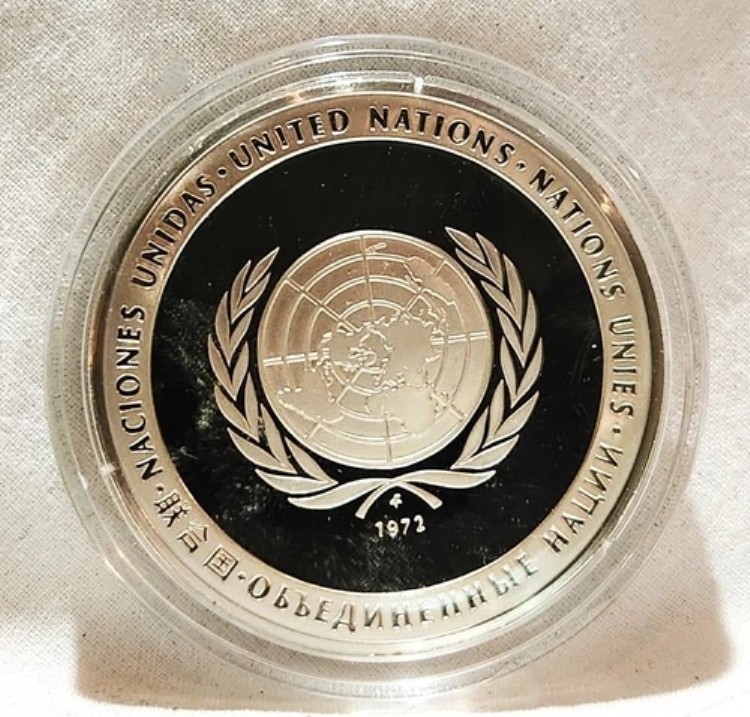 楽天市場】希少な1972年国連世界平和鳩925スターリングシルバー