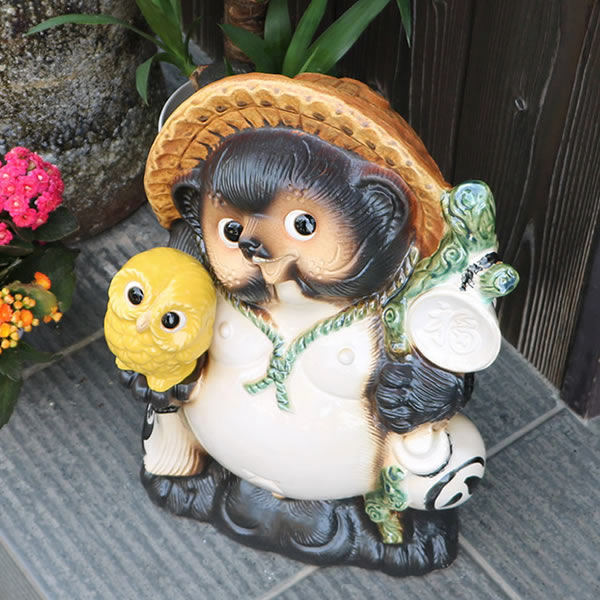 楽天市場】信楽焼 13号黄ふくろう持ち狸 信楽焼たぬき 縁起物のタヌキ