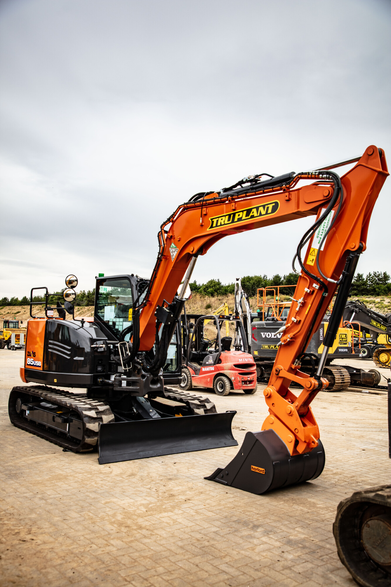 Hitachi ZX85 USB For Hire - Medium Excavator - UK & Nationwide