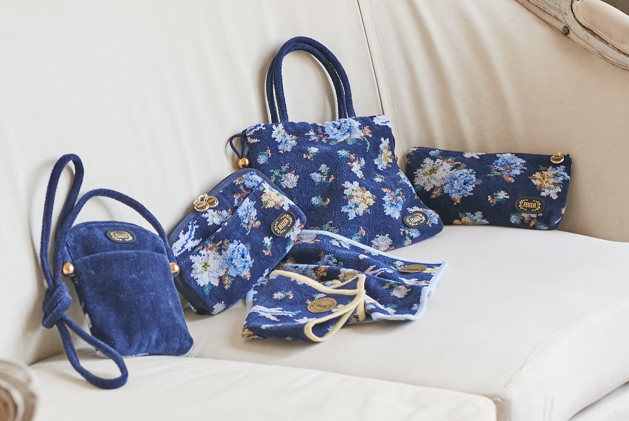 全日空商事、「FEILER for ANA」からオリジナル配色のバッグやハンカチ