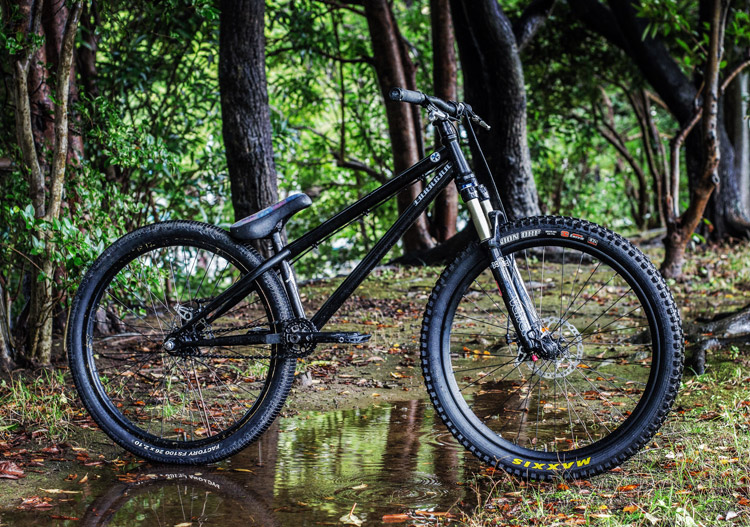 完売】26ストリート・ダートジャンプ用MTBフレーム 【akaMOZU 2nd