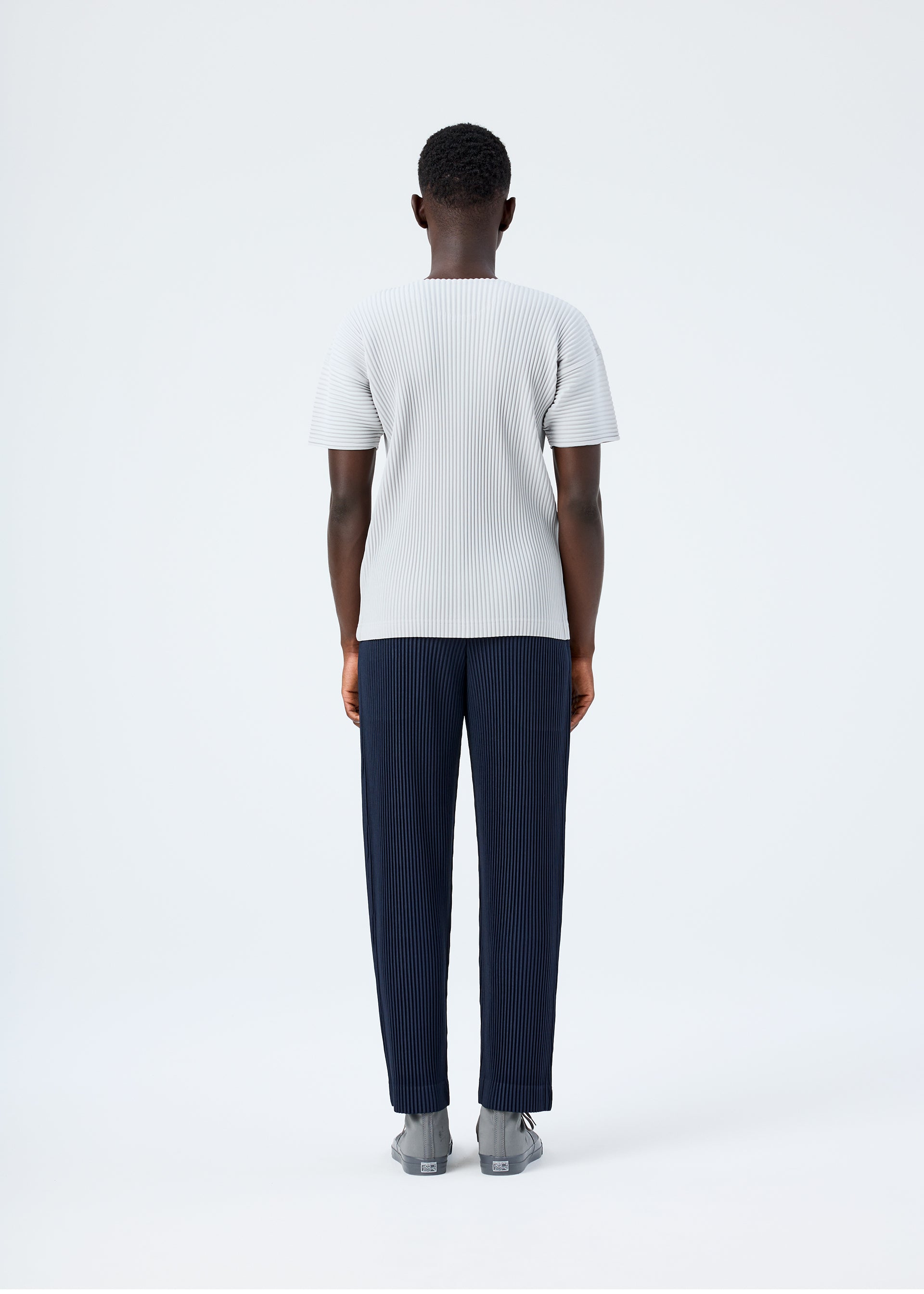 BASICS Top Light Grey – The official ISSEY MIYAKE ONLINE STORE