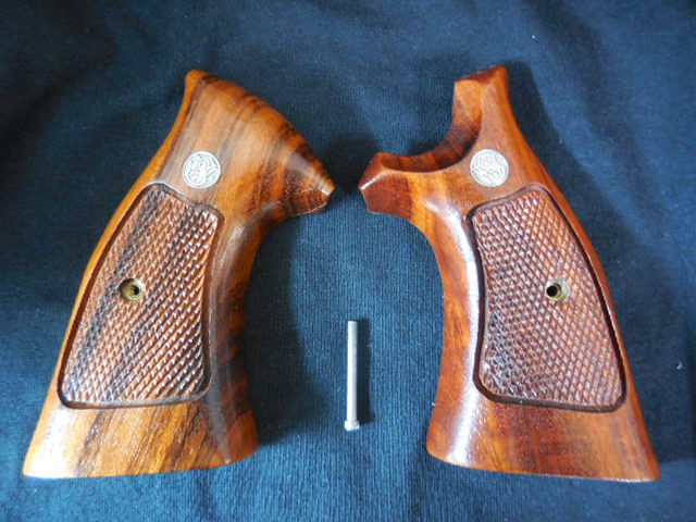 S&W実物純正Kフレームスクエアバット木製ターゲットグリップ - USPD GEAR