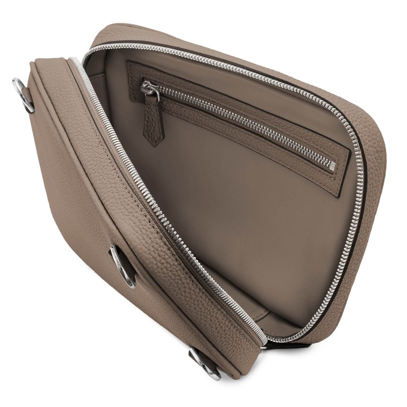 ボナベンチュラの人気ボディバッグがさらに最高になった!? | レオン