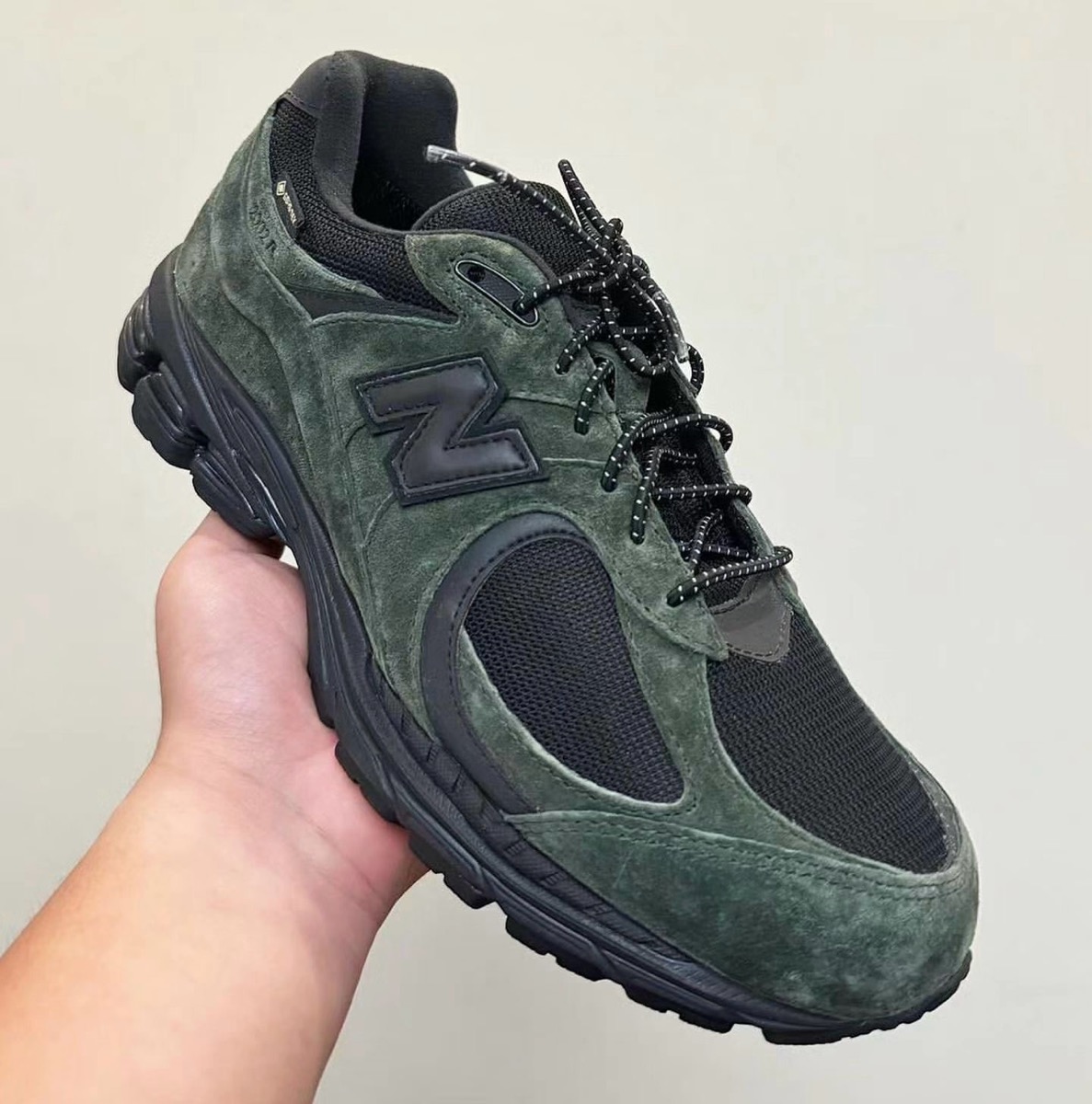 JJJJound × New Balance 『2002R GTX “Pine Green”』が国内順次発売