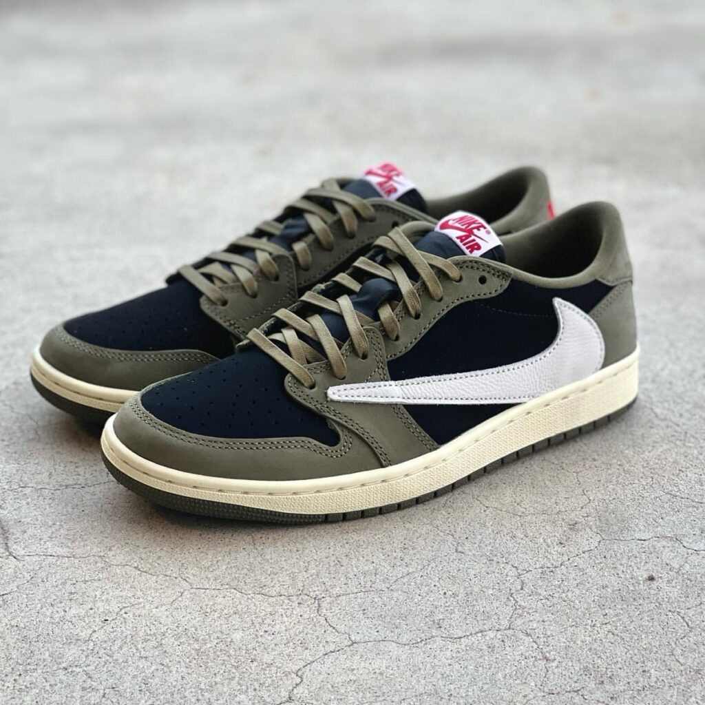 Travis Scott × Nike Air Jordan 1 Low OG SP “Black Olive”の発売が