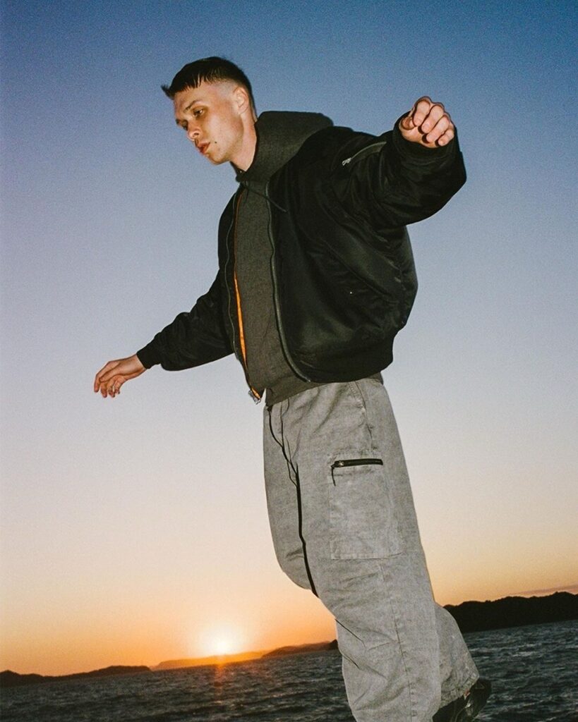 VAINL ARCHIVE x BUZZ RICKSON'S コラボMA-1ジャケットが国内10月26日