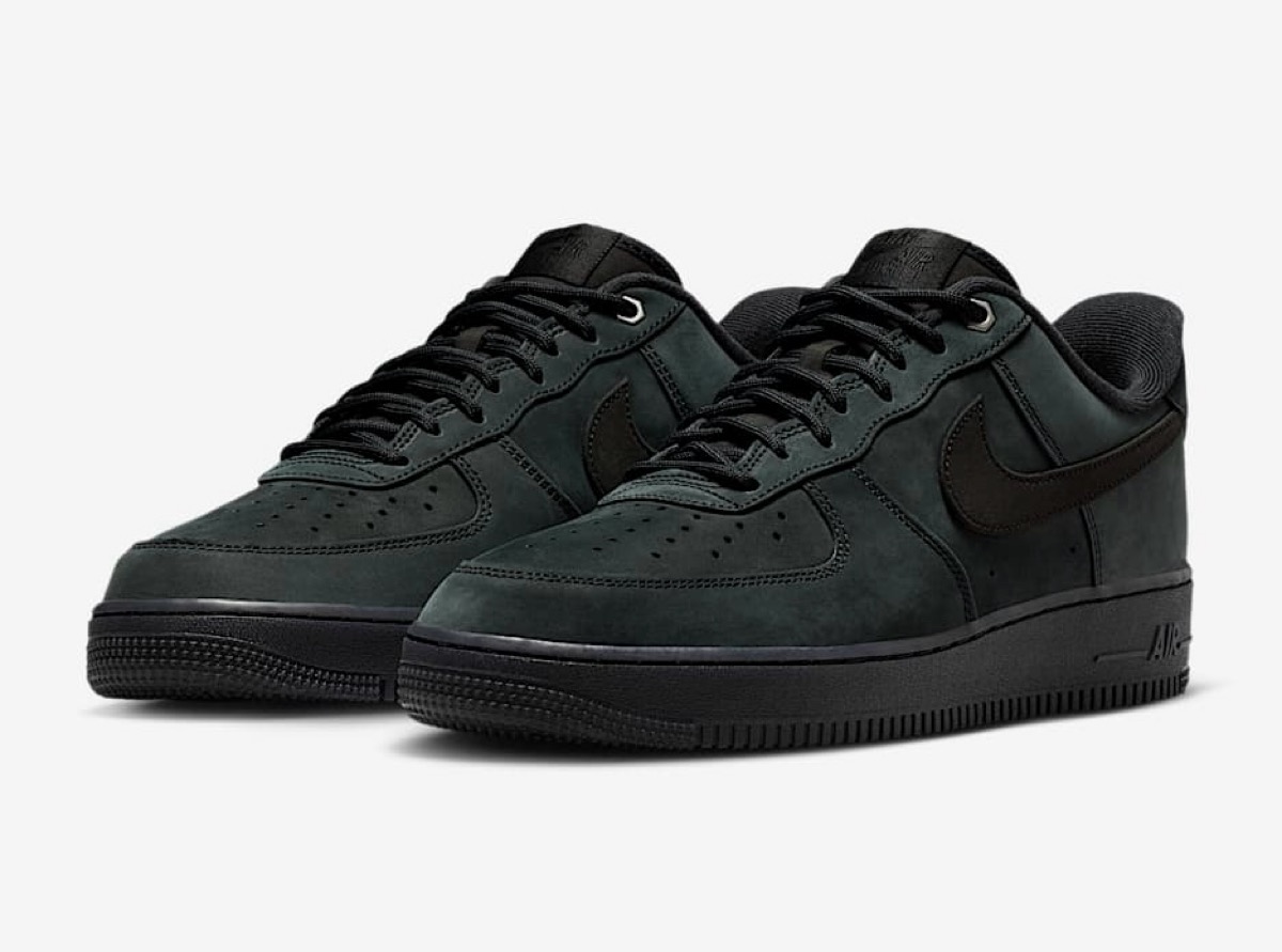 Nike Air Force 1 Low '07 WB “Triple Black Nubuck”が国内10月13日