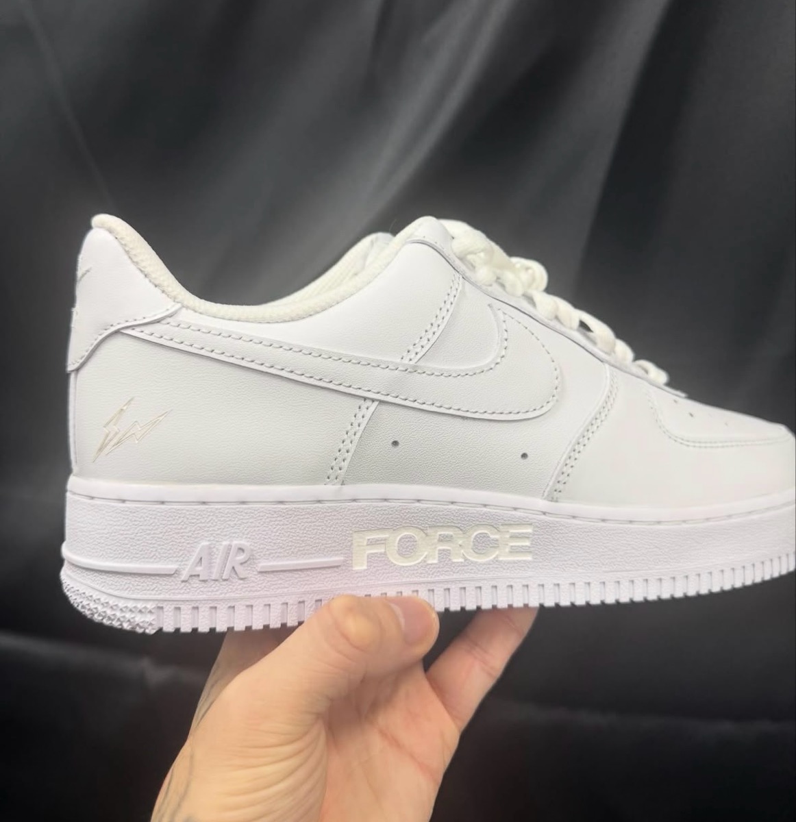 YZERR が Force Festival x FRAGMENT x Nike 非売品 Air Force 1 Low