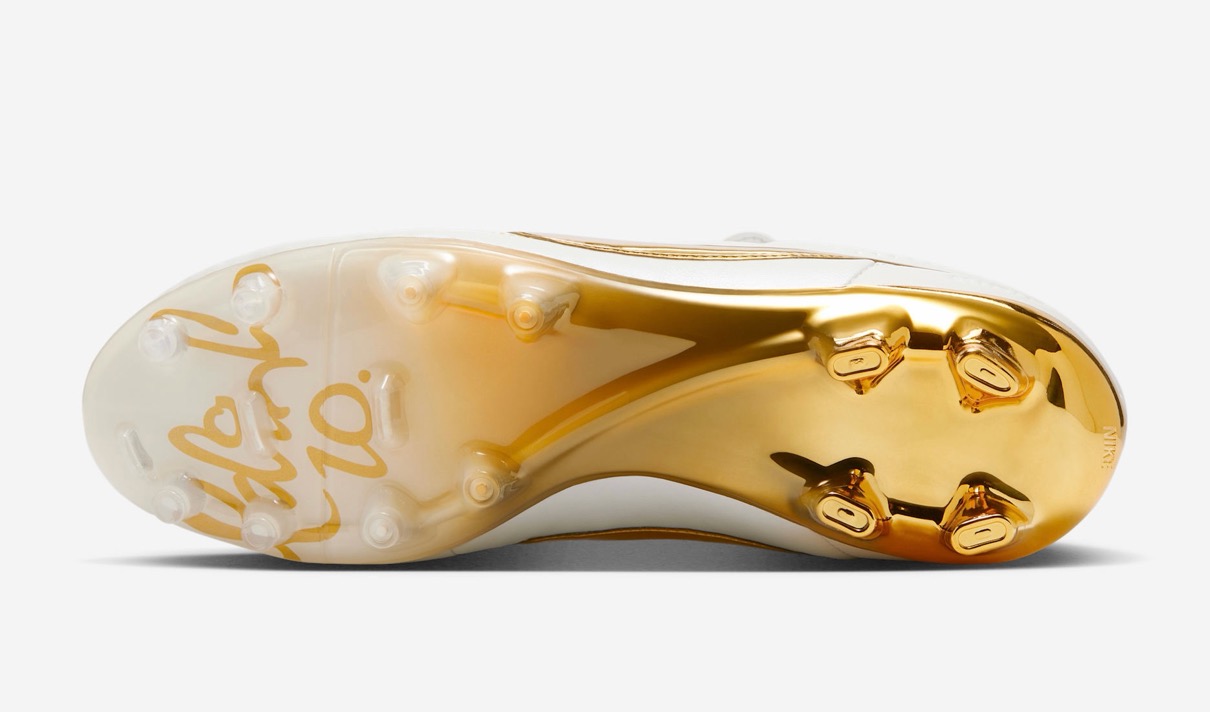 Ronaldinho x Nike Tiempo Legend FG SE “Touch of Gold”が国内12月10