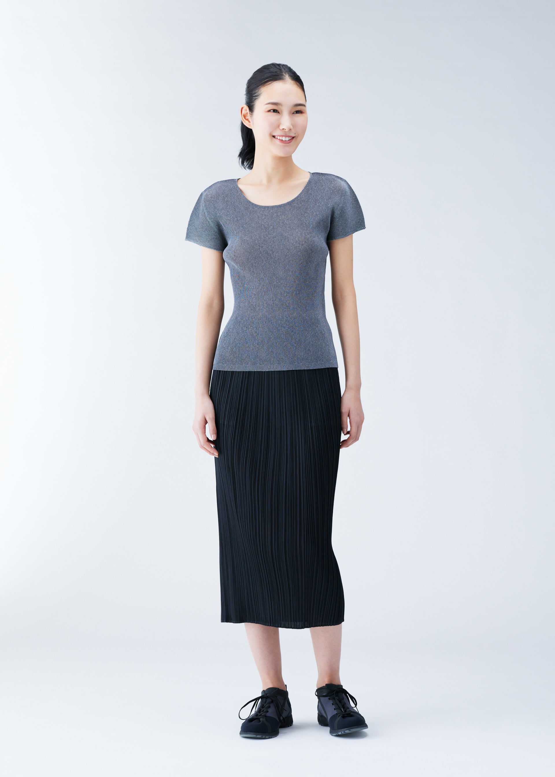 MIST BASICS – ISSEY MIYAKE ONLINE STORE