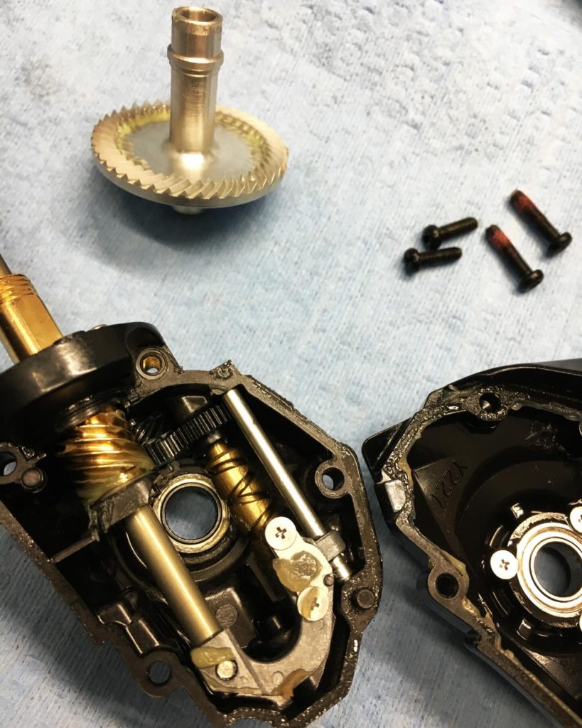 19ヴァンキッシュC3000SDH オーバーホール - 関西・兵庫でリールの